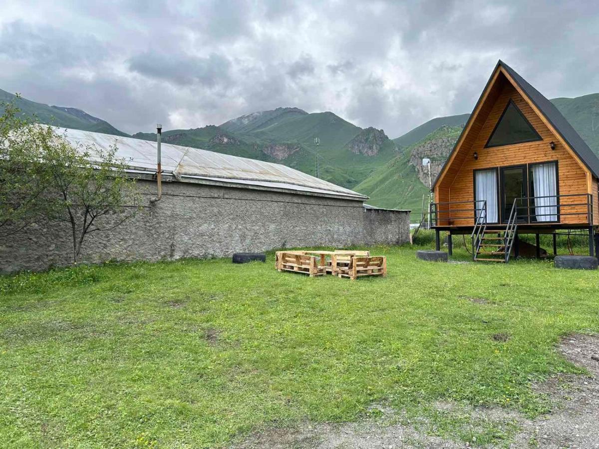 Апартаменти Thomas' Hut Степанцмінда Екстер'єр фото