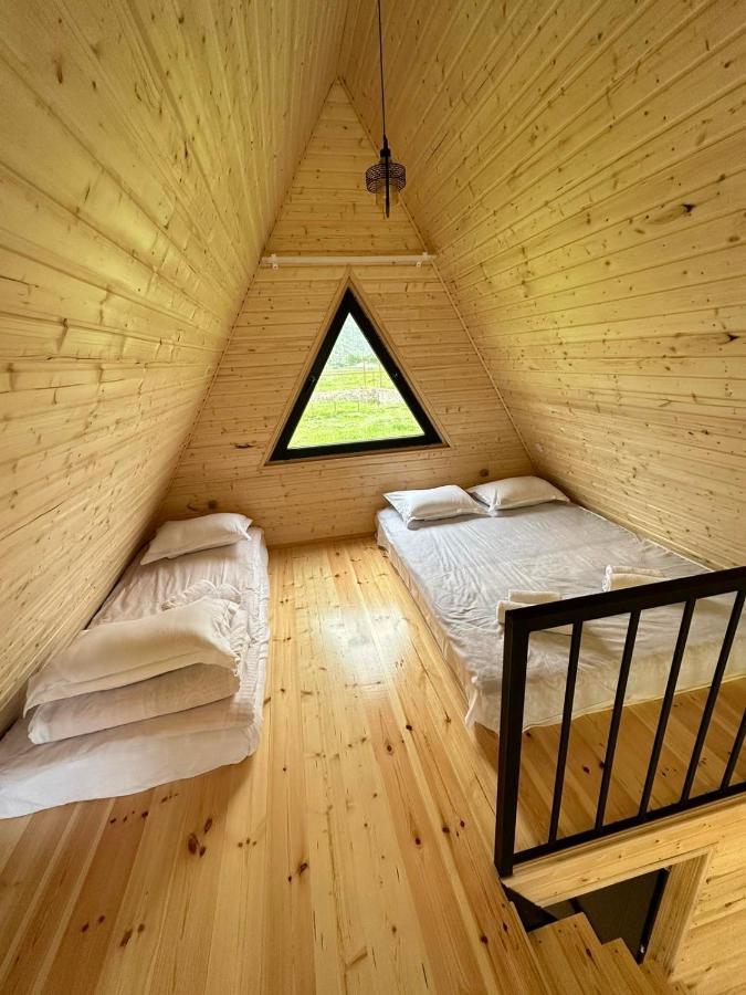 Апартаменти Thomas' Hut Степанцмінда Екстер'єр фото