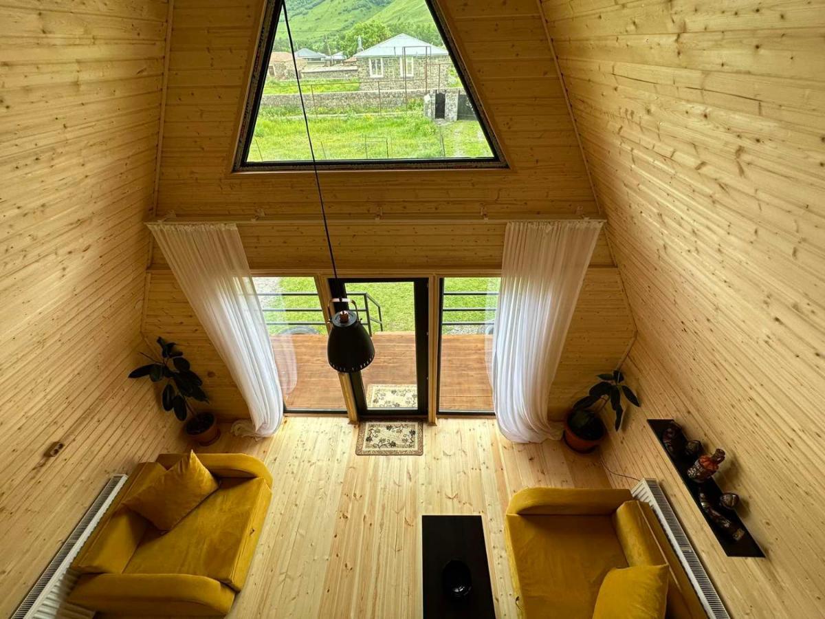 Апартаменти Thomas' Hut Степанцмінда Екстер'єр фото