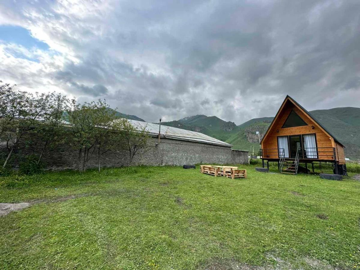 Апартаменти Thomas' Hut Степанцмінда Екстер'єр фото