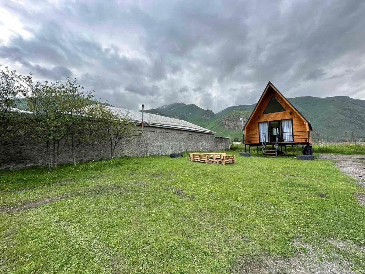 Апартаменти Thomas' Hut Степанцмінда Екстер'єр фото