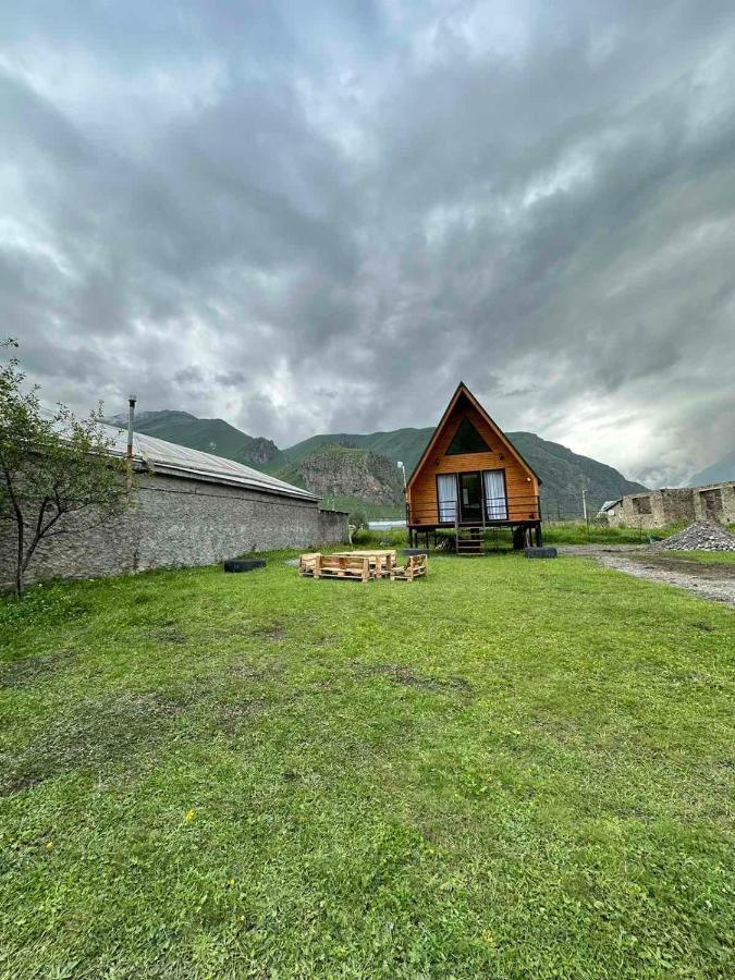 Апартаменти Thomas' Hut Степанцмінда Екстер'єр фото