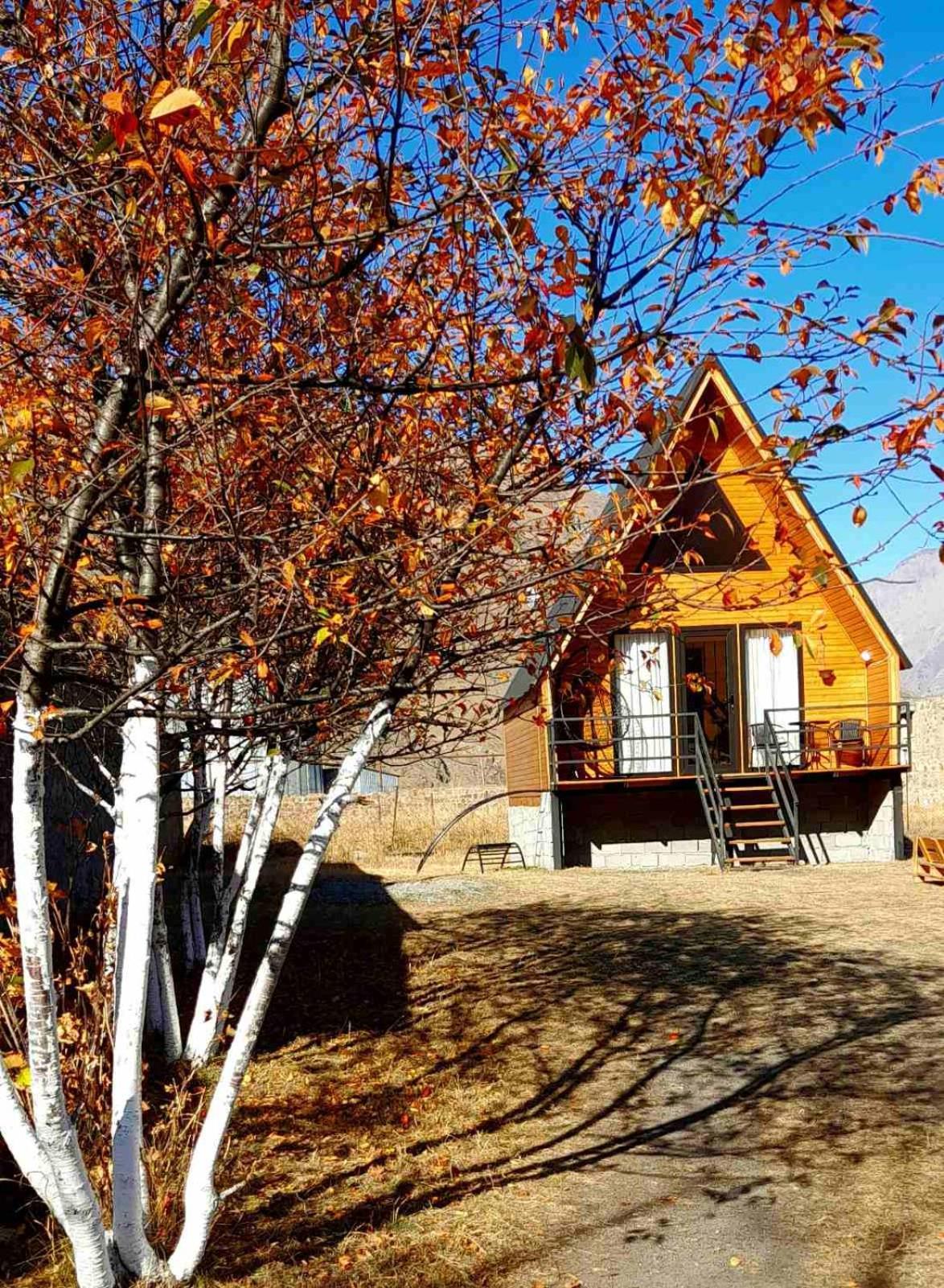 Апартаменти Thomas' Hut Степанцмінда Екстер'єр фото